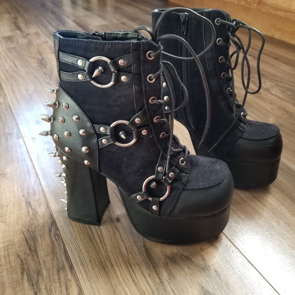 Demonia Charade-100 boots